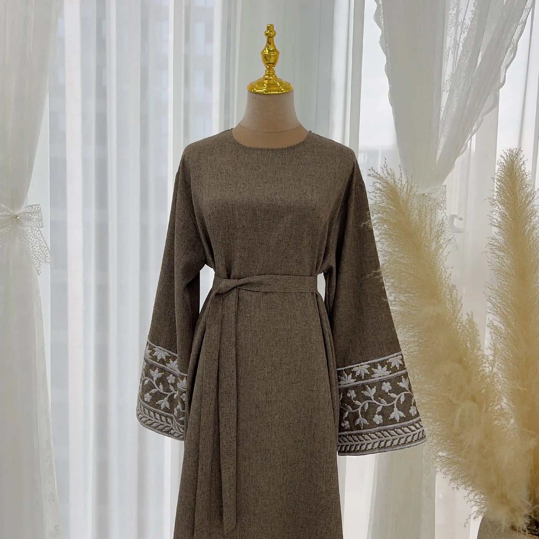 2024 New Embroidery Sleeve Dubai Abaya Middle East Türkiye Elegant Dress Party Gown Eid Ramadan Islam Women Muslim Clothing