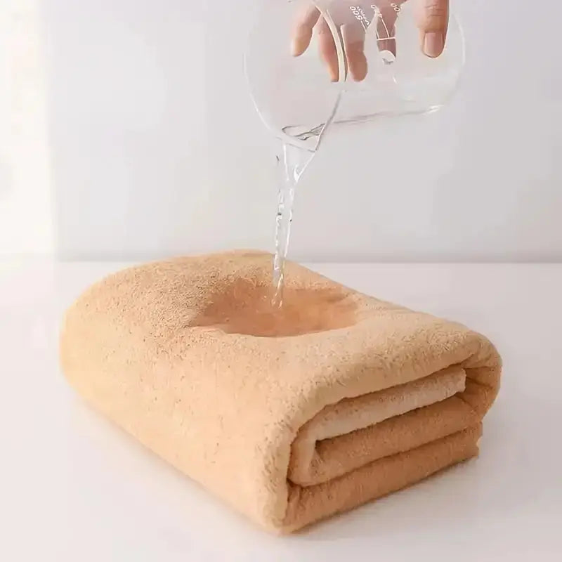 2-piece set of soft coral velvet bath towels, suitable for adult hotels and spas with towels and towels