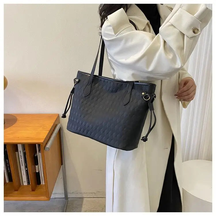 Large Capacity Bag Women's New Trendy and High-end Tote Bag Women's Summer Versatile Handheld Single Shoulder Commuting Bag