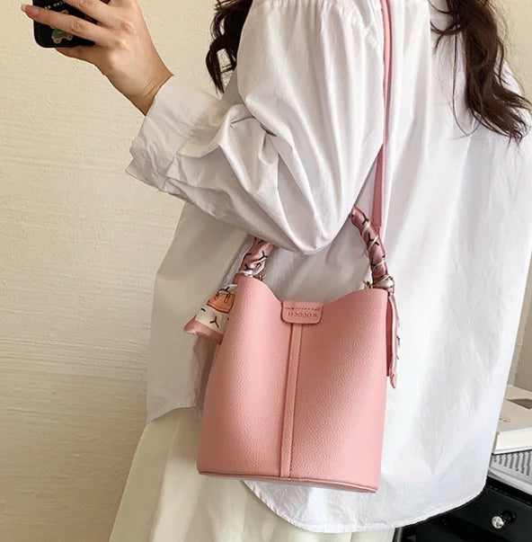 Summer fashion handbag solid color 2025 new style French small fresh shoulder crossbody bag trendy bucket bag