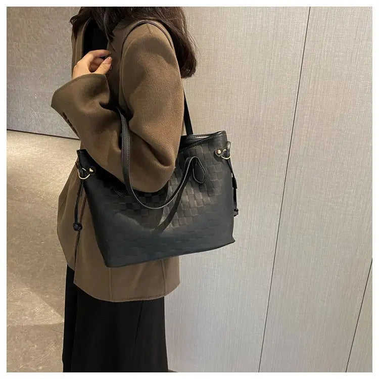 Large Capacity Bag Women's New Trendy and High-end Tote Bag Women's Summer Versatile Handheld Single Shoulder Commuting Bag