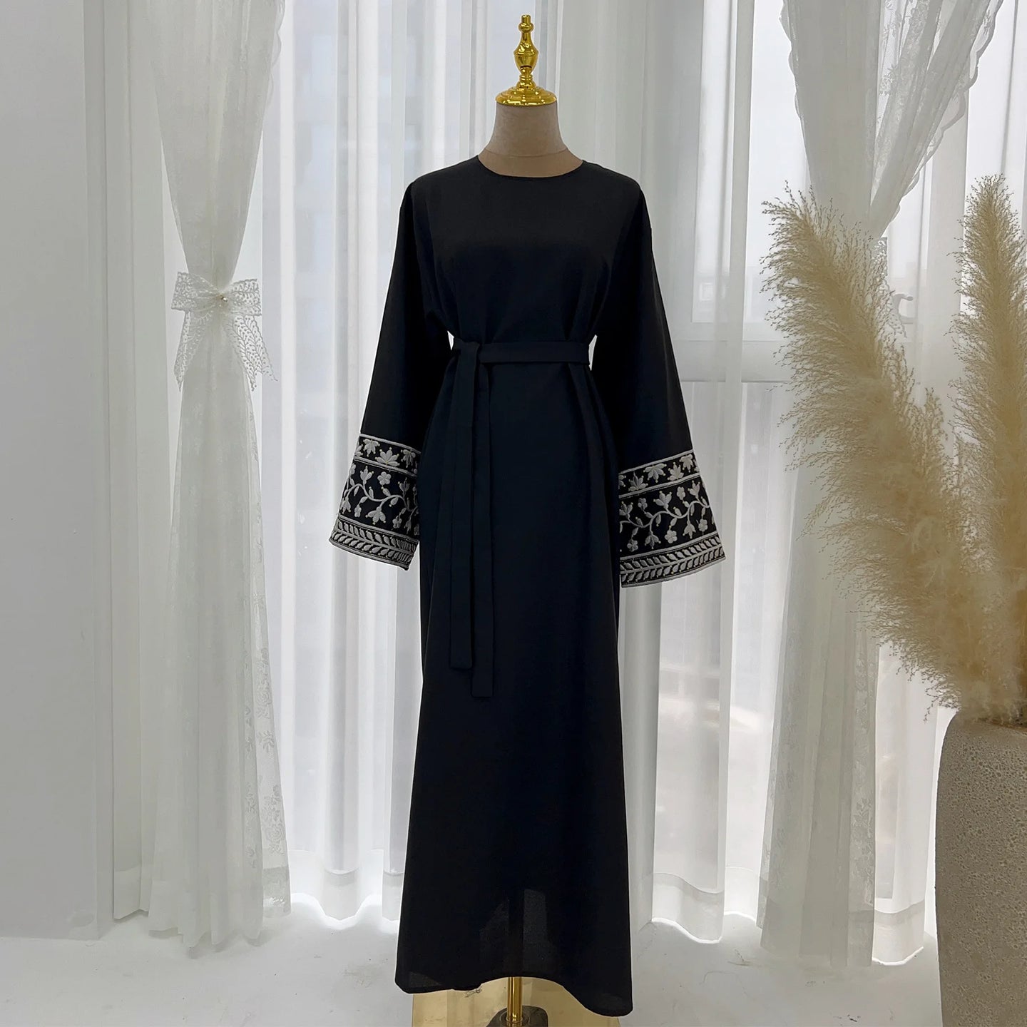 2024 New Embroidery Sleeve Dubai Abaya Middle East Türkiye Elegant Dress Party Gown Eid Ramadan Islam Women Muslim Clothing