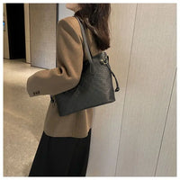 Large Capacity Bag Women's New Trendy and High-end Tote Bag Women's Summer Versatile Handheld Single Shoulder Commuting Bag