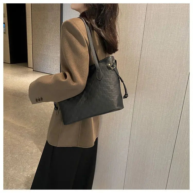 Large Capacity Bag Women's New Trendy and High-end Tote Bag Women's Summer Versatile Handheld Single Shoulder Commuting Bag