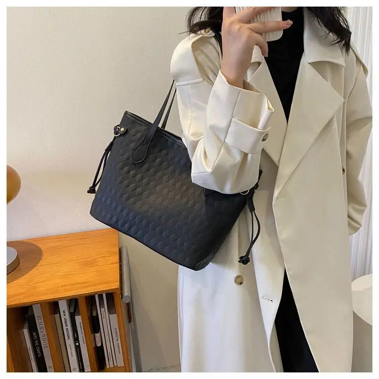 Large Capacity Bag Women's New Trendy and High-end Tote Bag Women's Summer Versatile Handheld Single Shoulder Commuting Bag